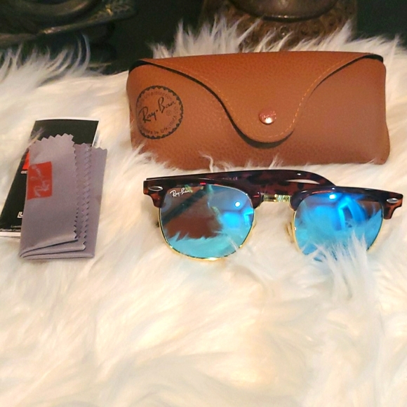 Ray Ban sunglasses with mirrored aqua lense - Picture 4 of 4